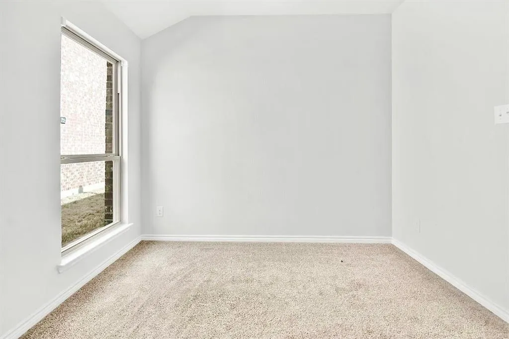 7505 Paramount Drive