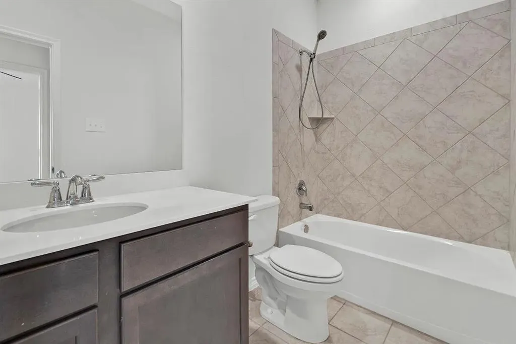 7505 Paramount Drive