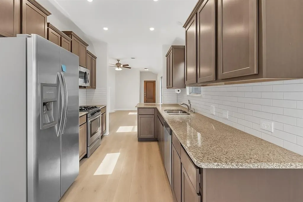 7505 Paramount Drive