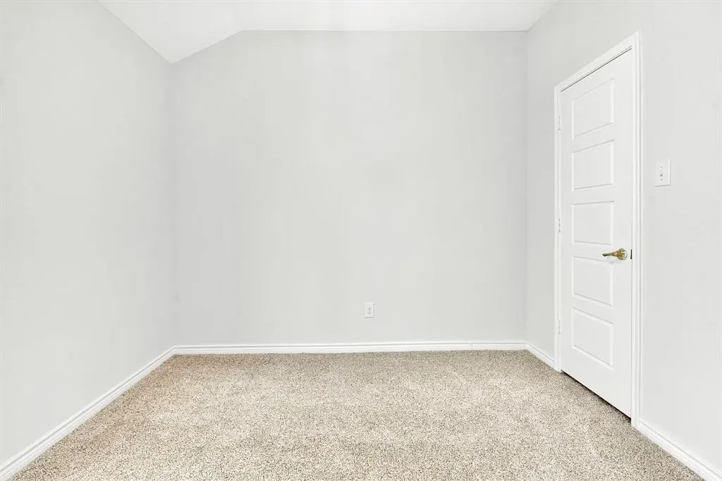 7505 Paramount Drive