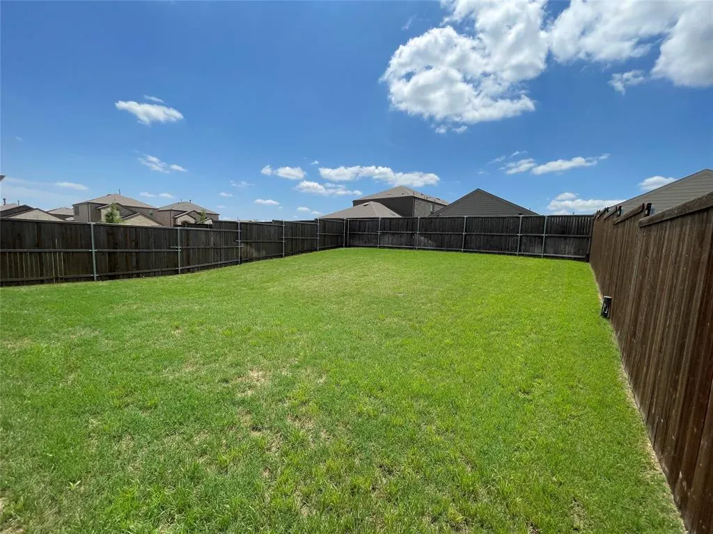 7505 Paramount Drive