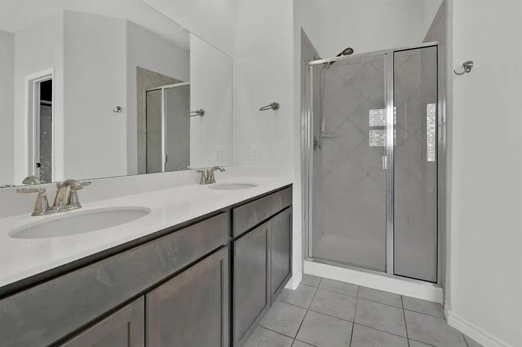 7505 Paramount Drive