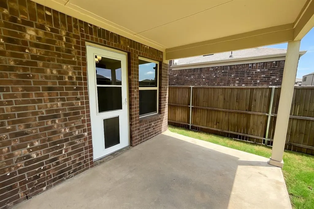 7505 Paramount Drive