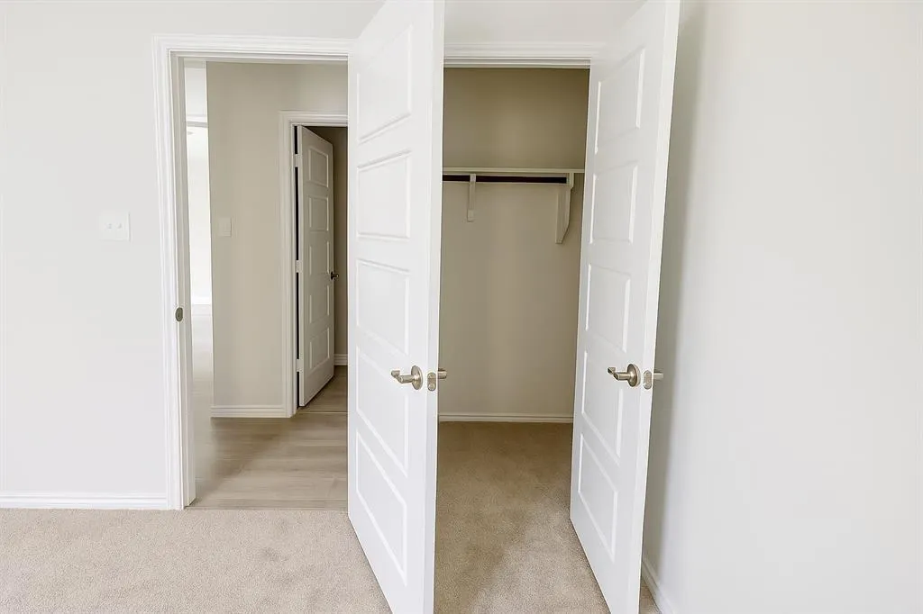 7505 Paramount Drive