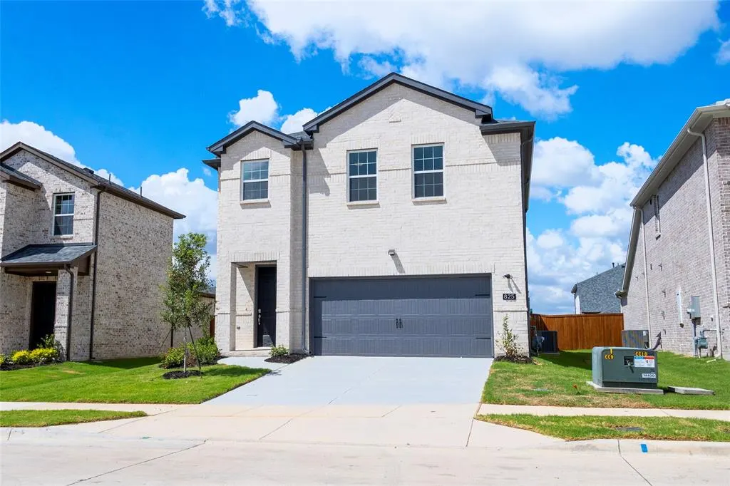 825 Amenduni Lane