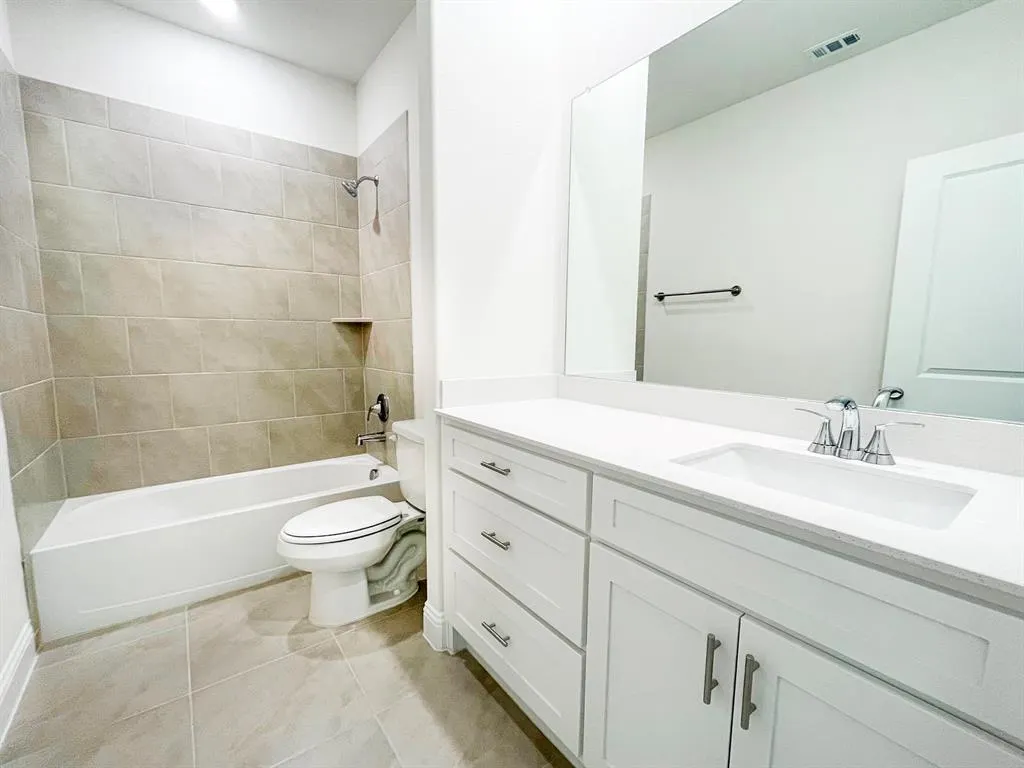 825 Amenduni Lane