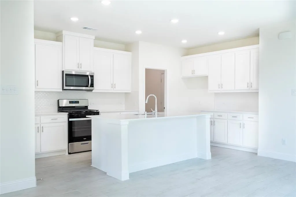 825 Amenduni Lane