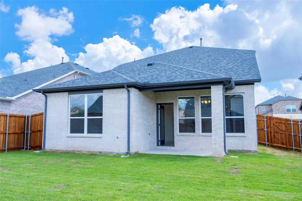 825 Amenduni Lane