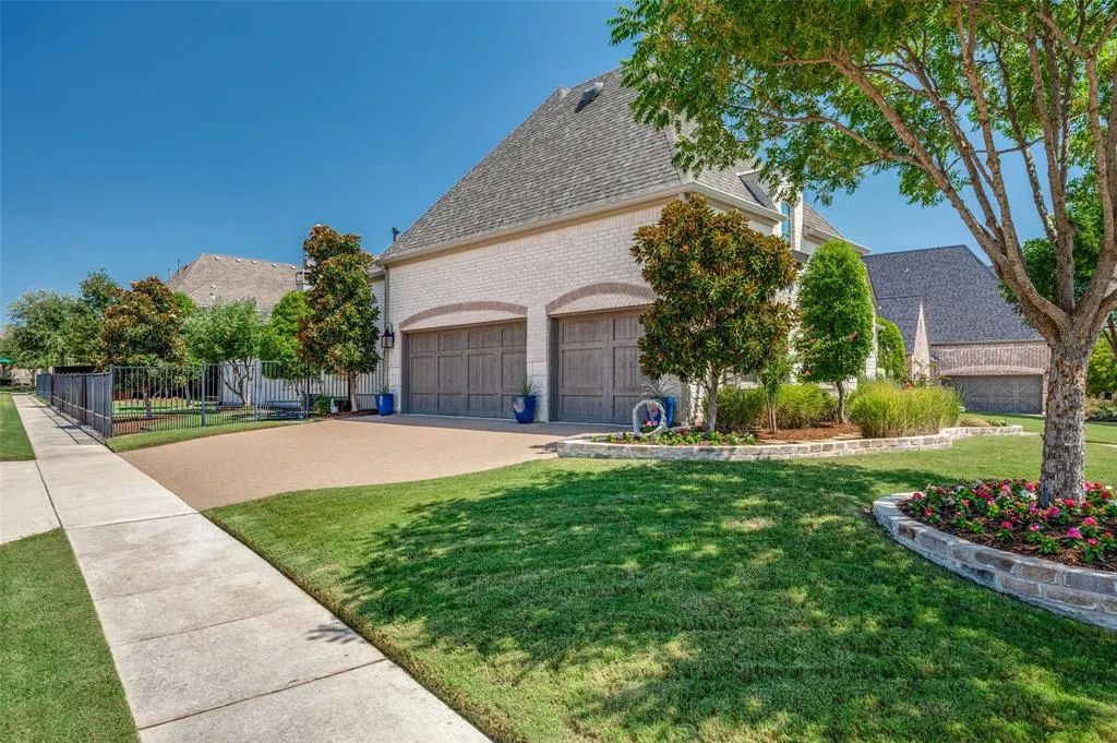 2991 Blackthorn Drive