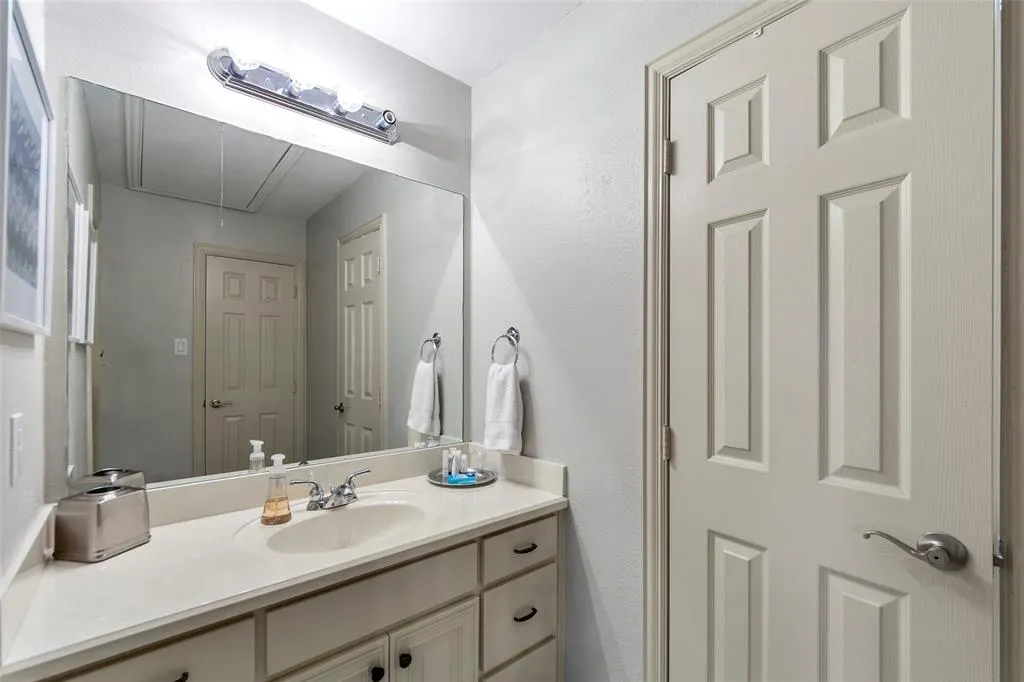 5408 Golden Sunset Court