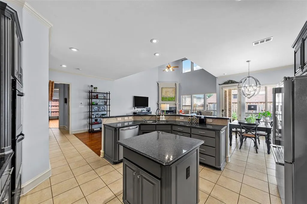 5408 Golden Sunset Court