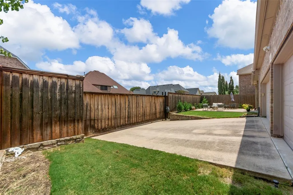 5408 Golden Sunset Court