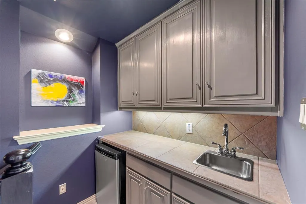 5408 Golden Sunset Court