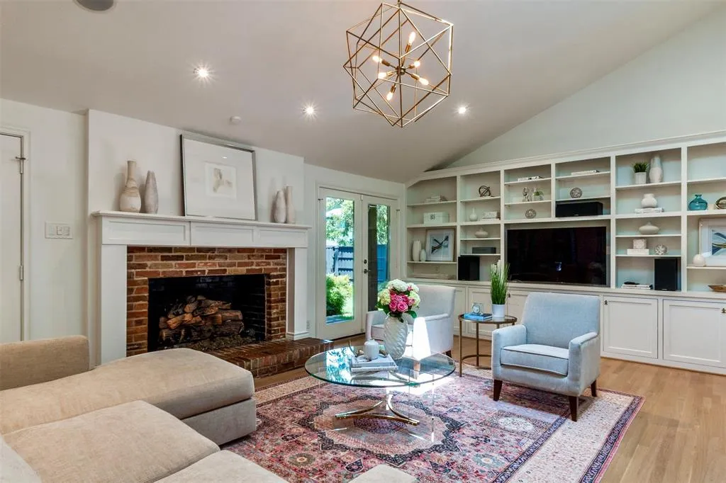 4649 College Park Drive