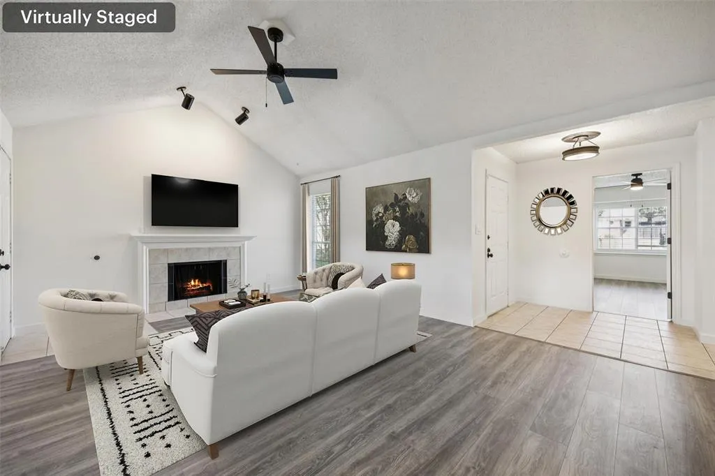 1424 Broadmoor Drive