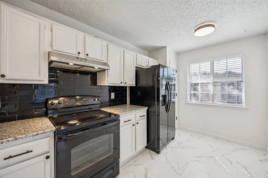1424 Broadmoor Drive