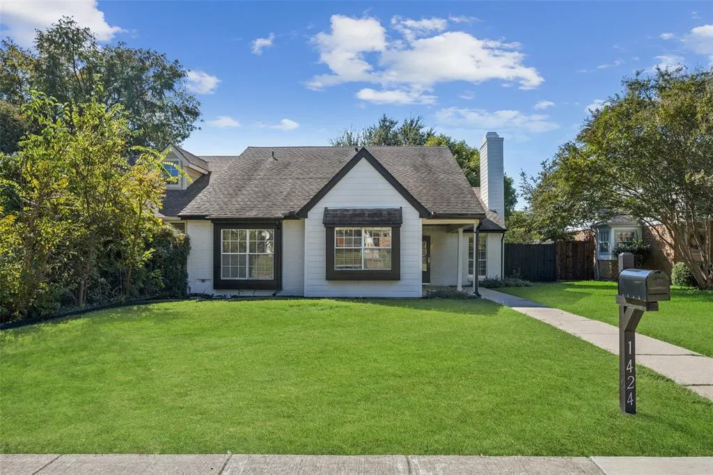 1424 Broadmoor Drive