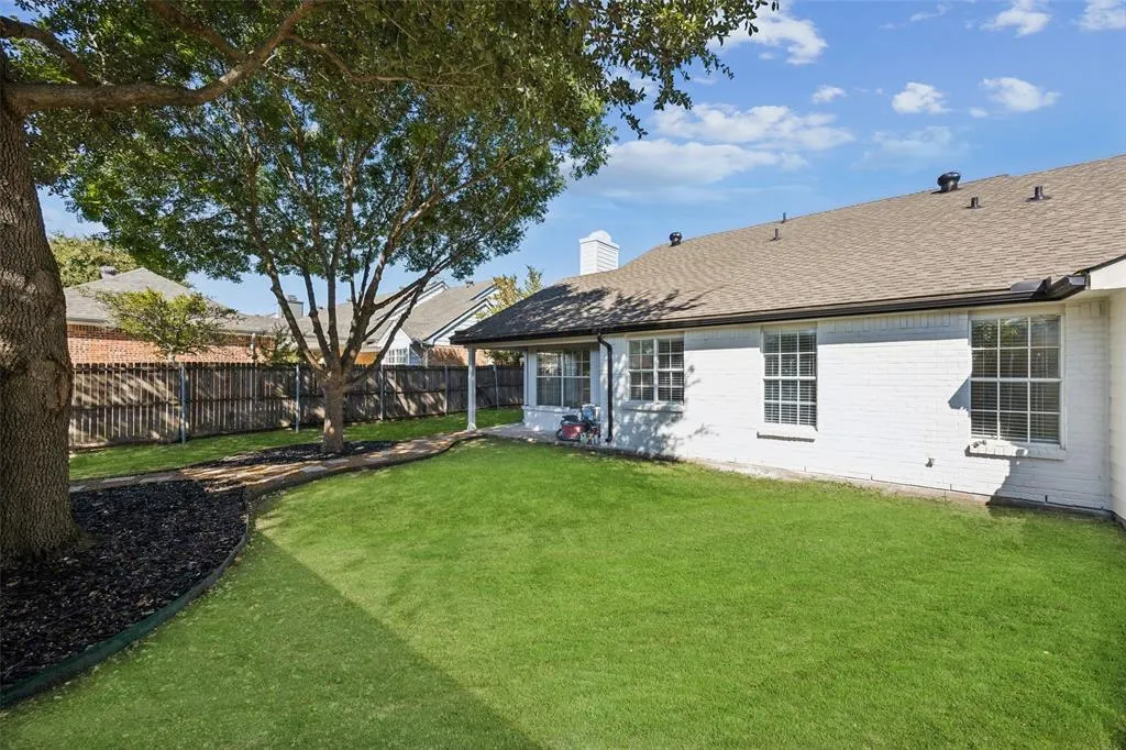 1424 Broadmoor Drive