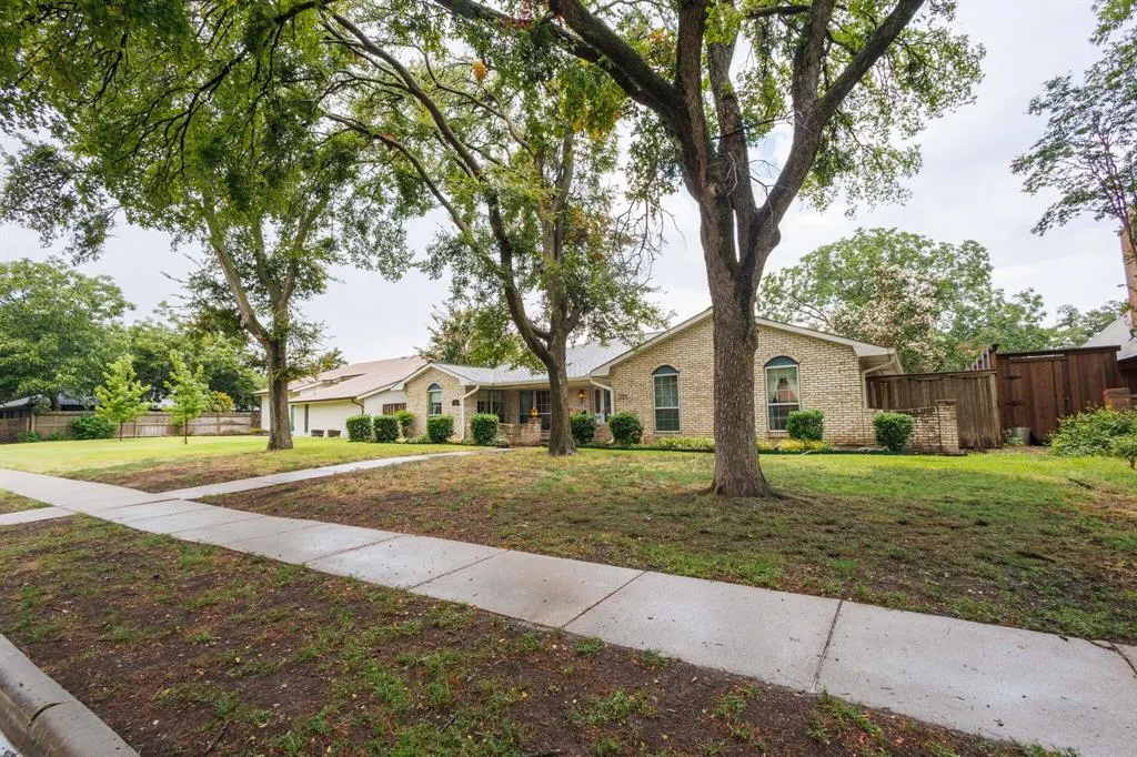 605 E Spring Valley Road