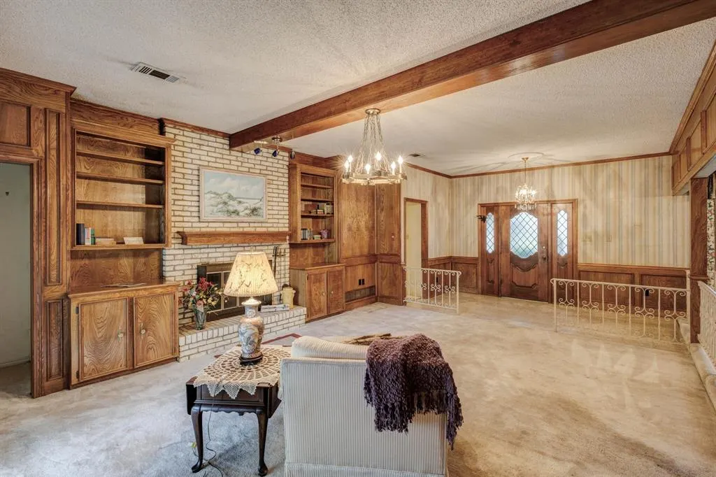 605 E Spring Valley Road