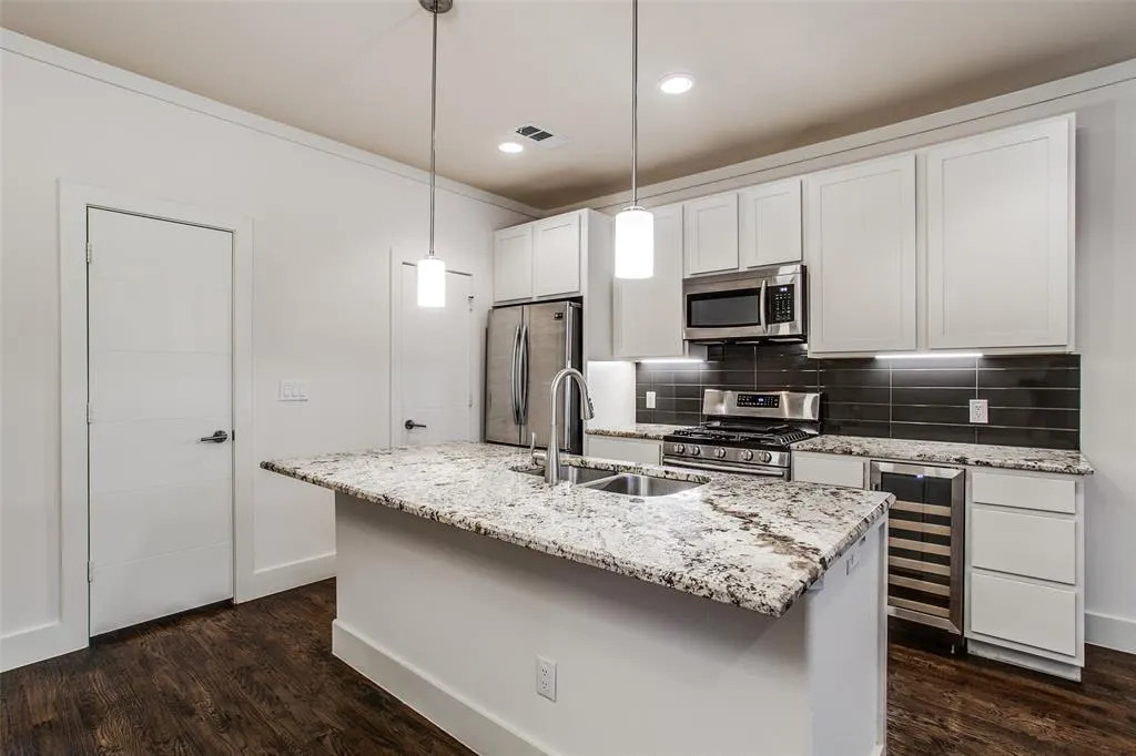 4316 Hartford Street, #2