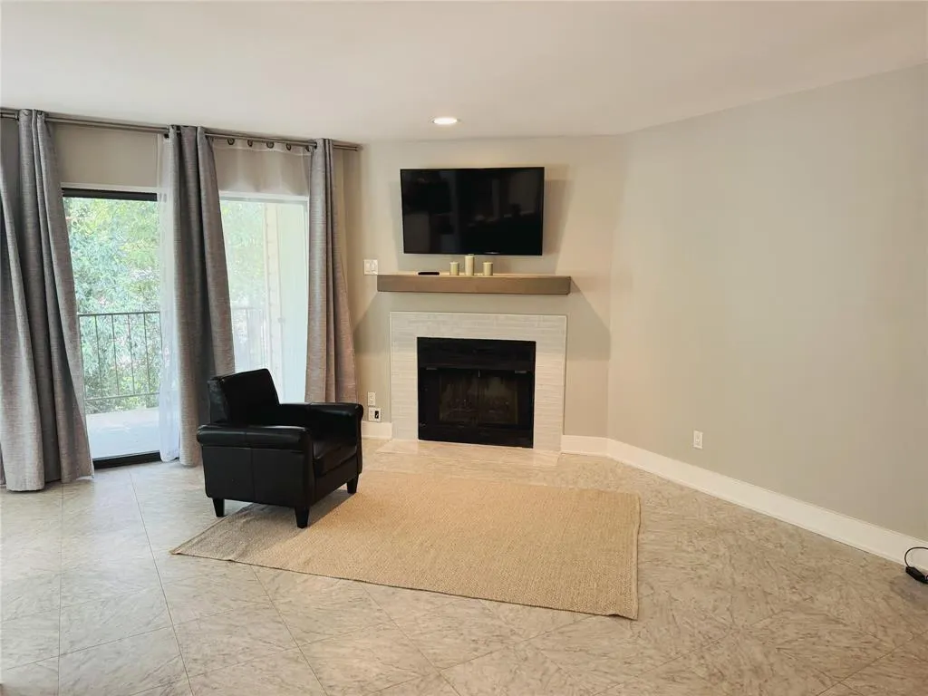 2505 Wedglea Drive, #201