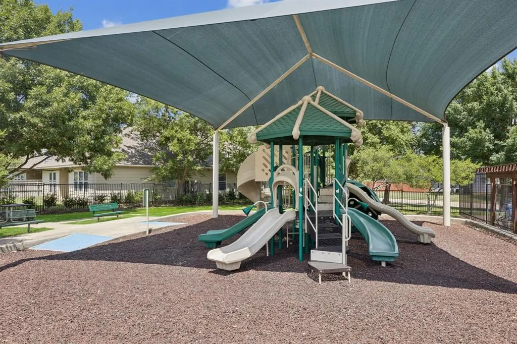 9904 Laurel Cherry Drive
