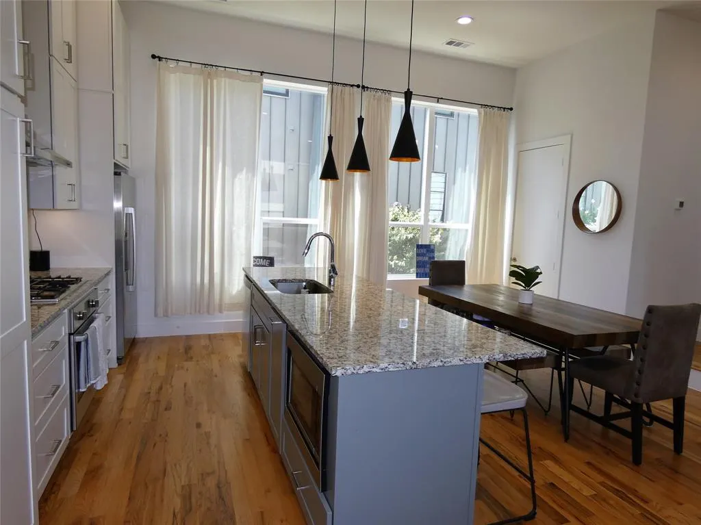 2317 Moser Avenue, #105
