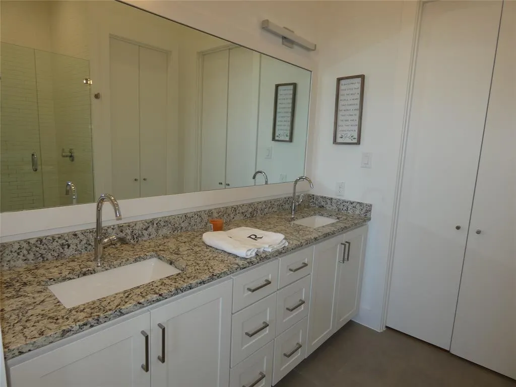2317 Moser Avenue, #105