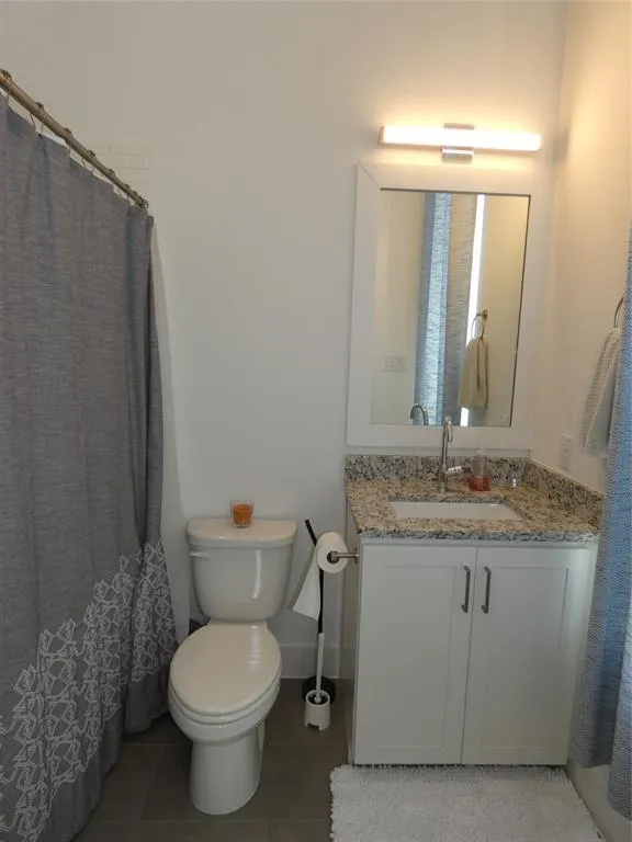 2317 Moser Avenue, #105