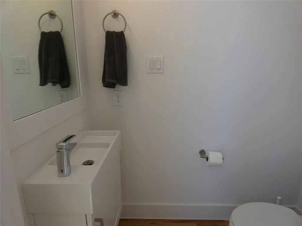 2317 Moser Avenue, #105