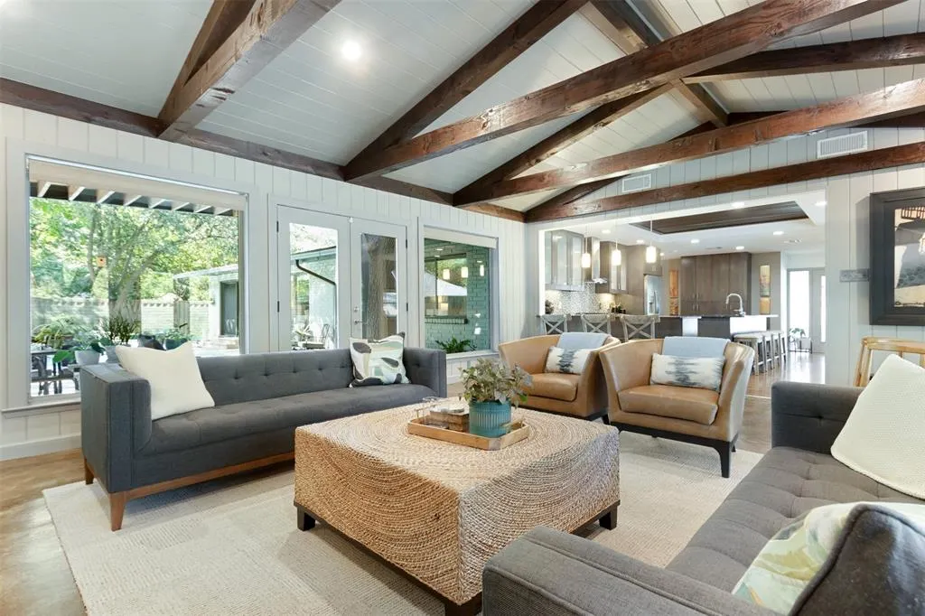 11207 Pinocchio Drive