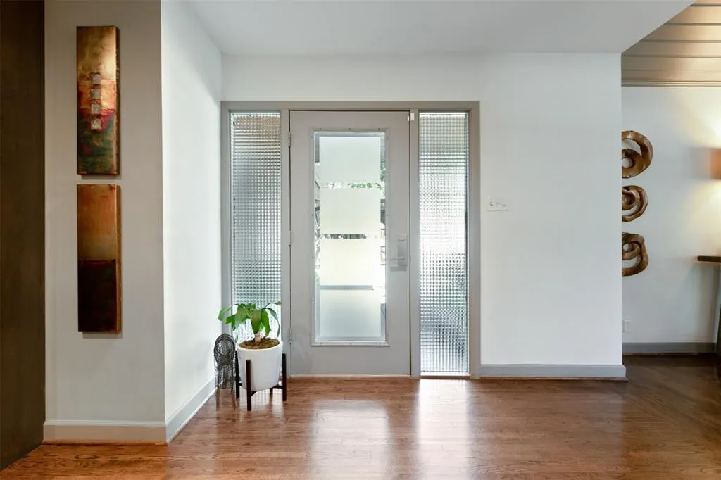 11207 Pinocchio Drive