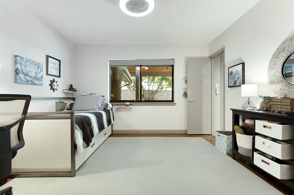 11207 Pinocchio Drive