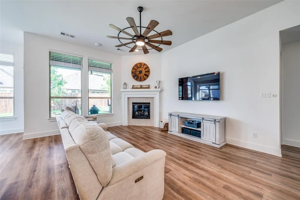4101 Silver Spur Court