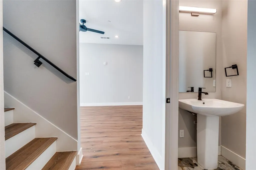 4440 Scurry Street, #202