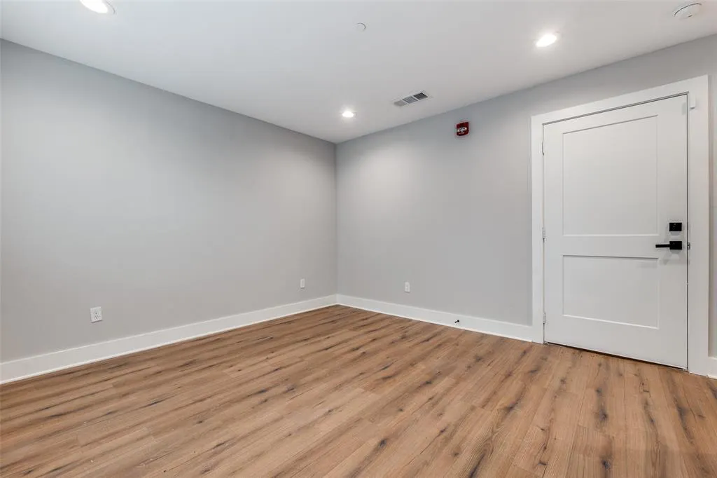 4440 Scurry Street, #202