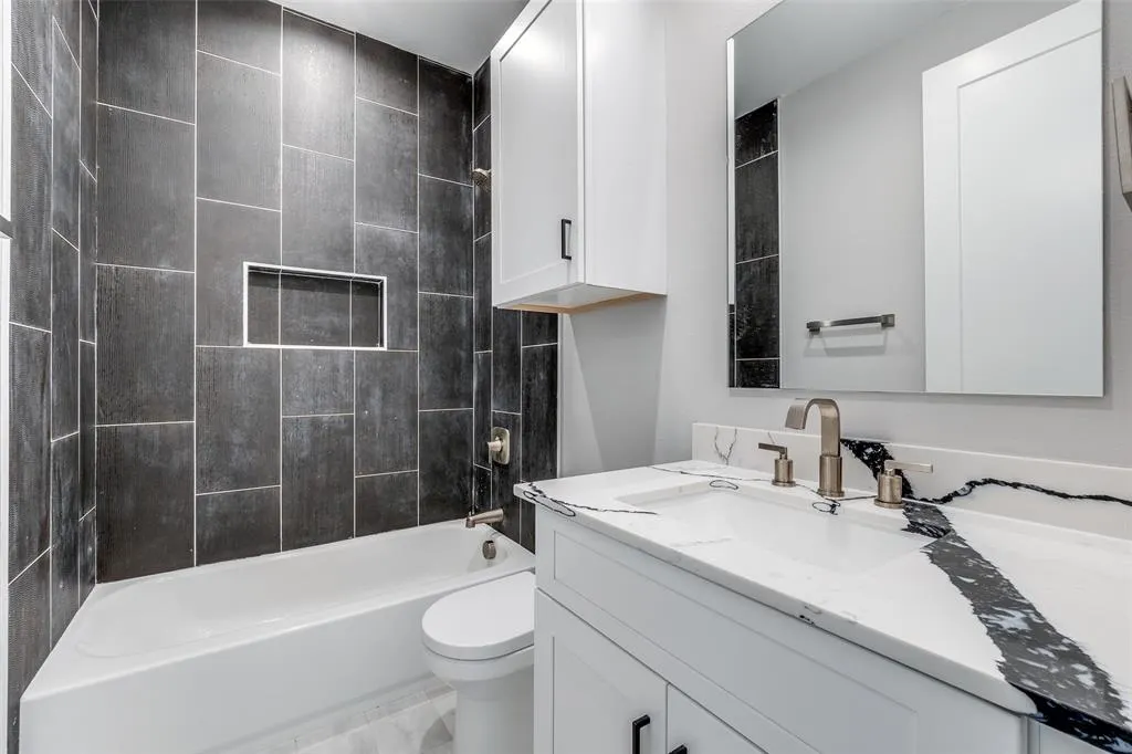 4440 Scurry Street, #202
