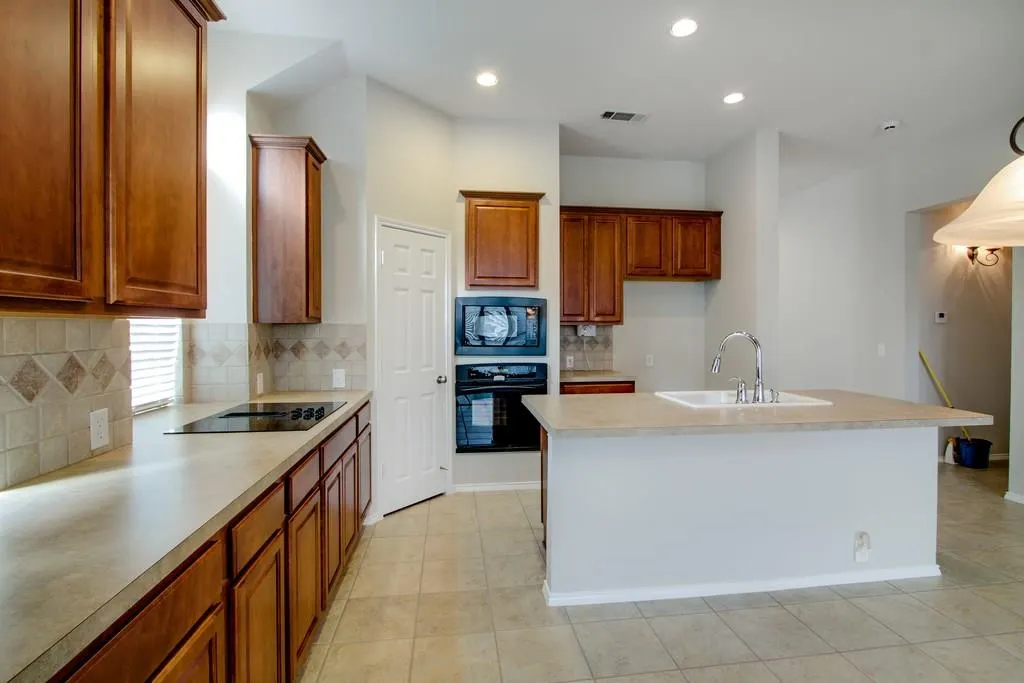 2477 Del Largo Way