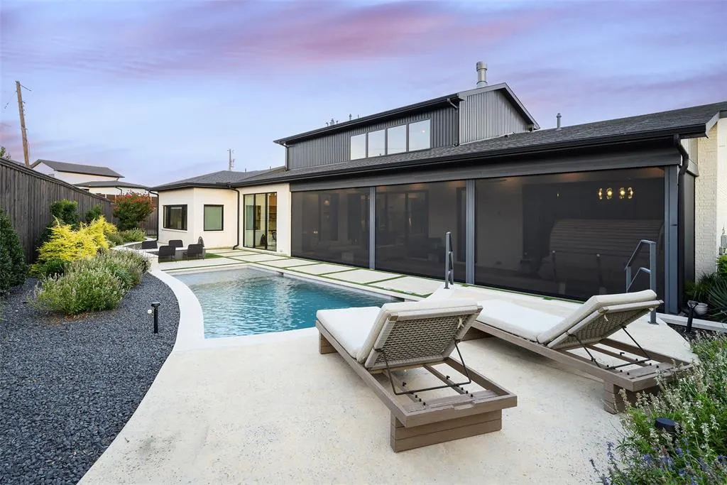 7137 Royal Lane
