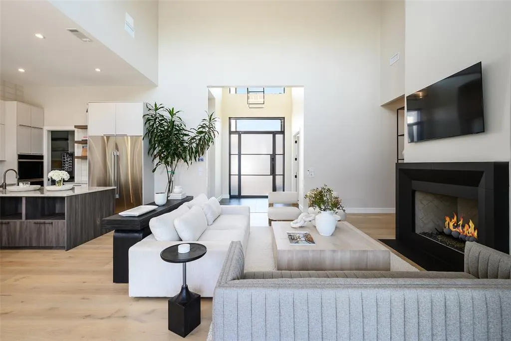 7137 Royal Lane