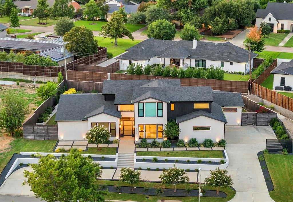 7137 Royal Lane