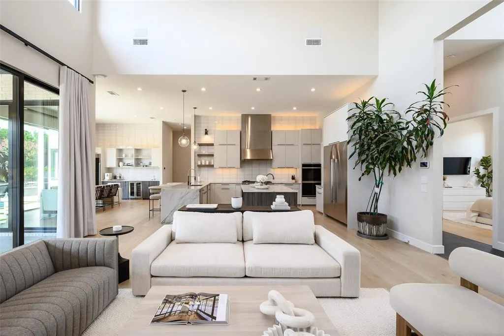 7137 Royal Lane