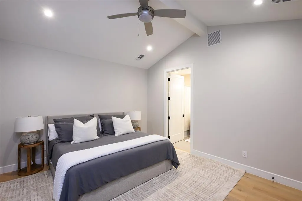 7137 Royal Lane