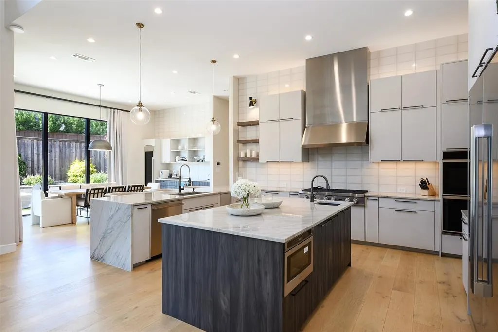 7137 Royal Lane