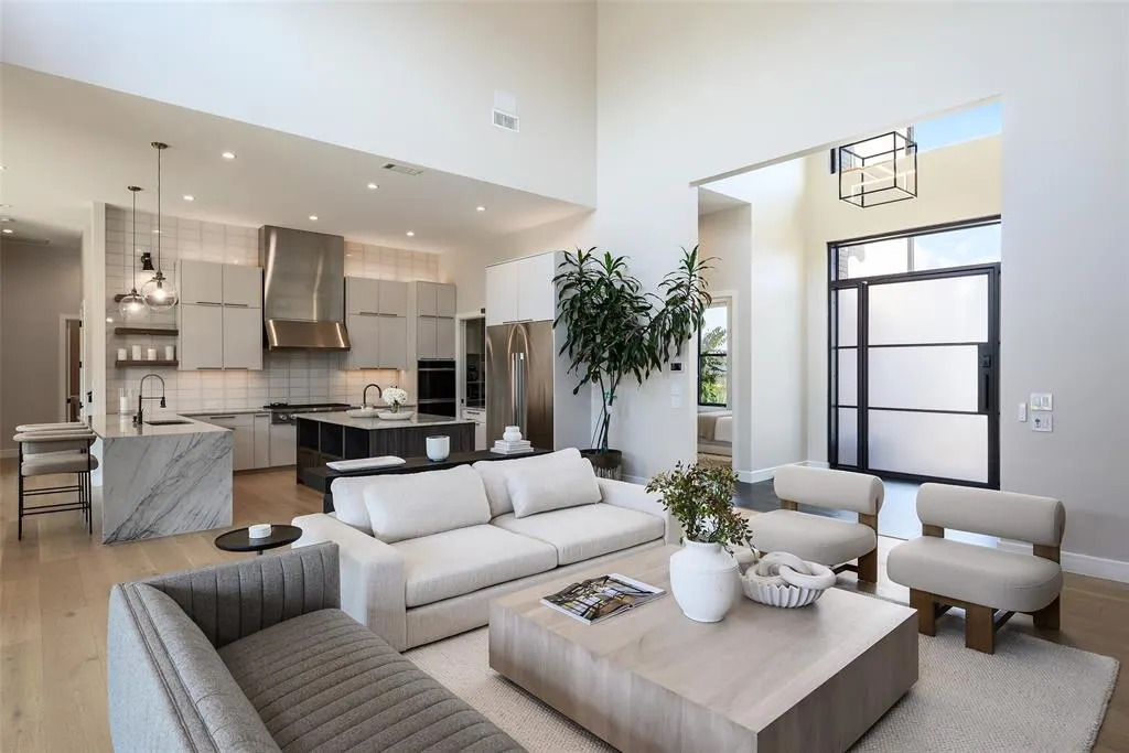 7137 Royal Lane