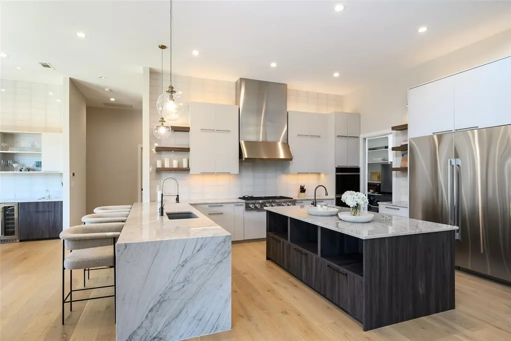 7137 Royal Lane