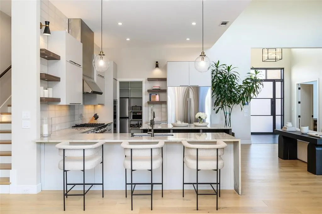 7137 Royal Lane