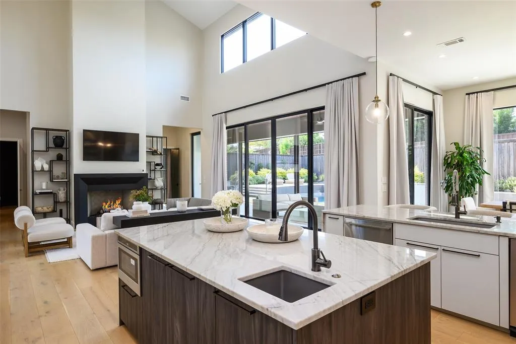 7137 Royal Lane