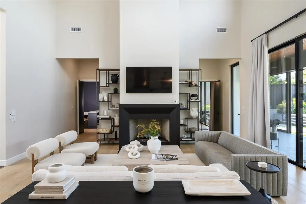 7137 Royal Lane